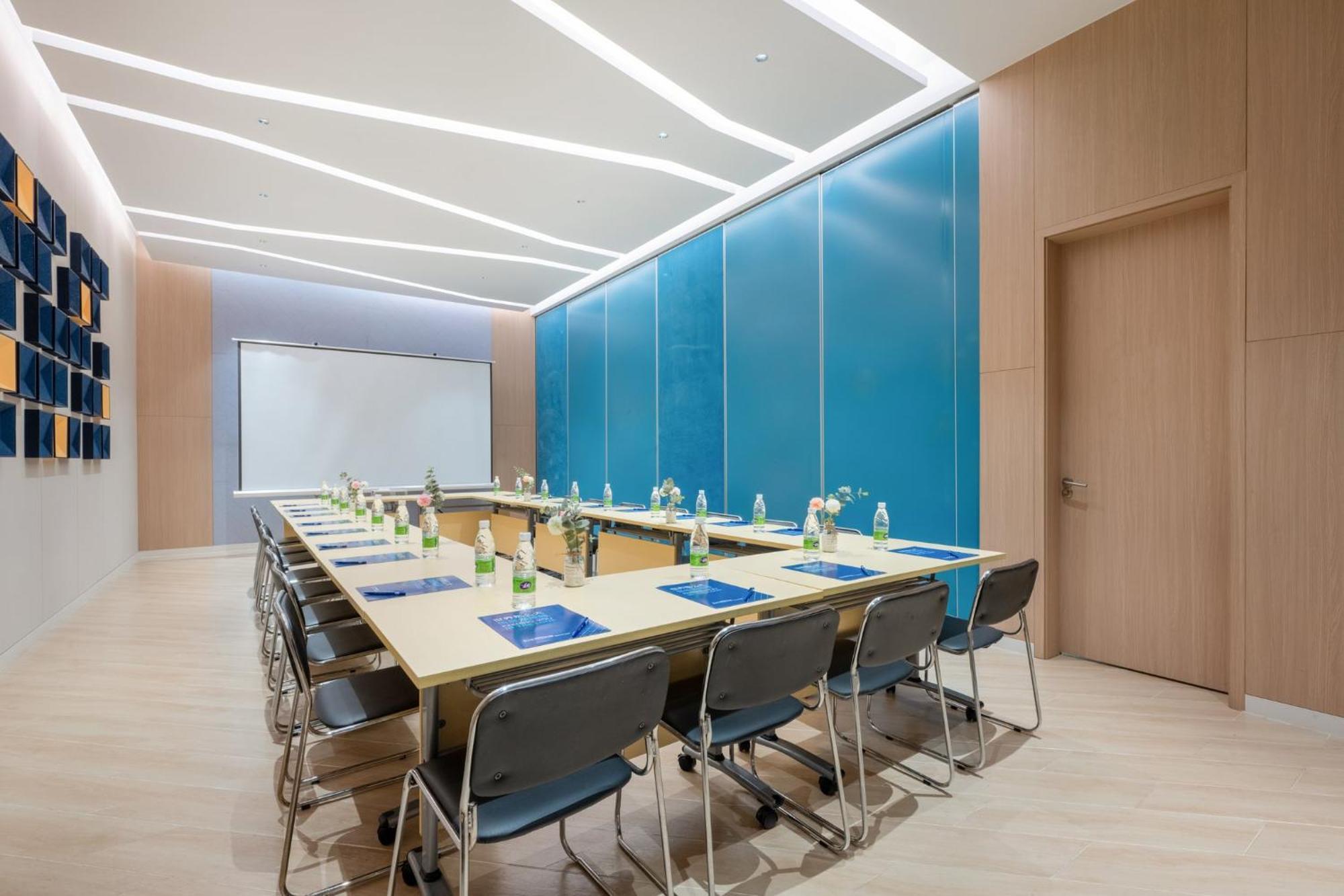 Holiday Inn Express Jiangmen Jianghai By Ihg Dış mekan fotoğraf